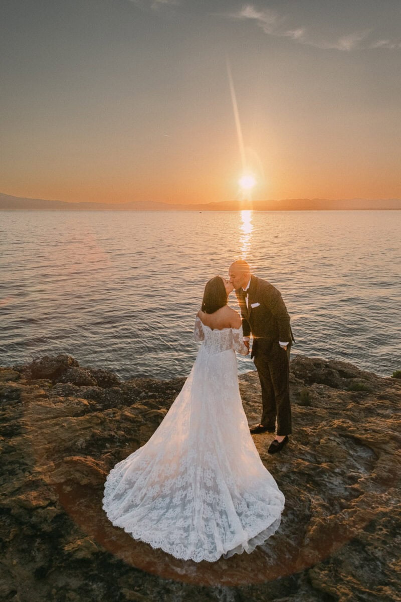 Golden hour wedding portraits by the sea in Kalamata